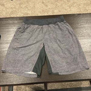 Lululemon Men’s Medium THE Short 9” Linerless Grey Dark Grey Band